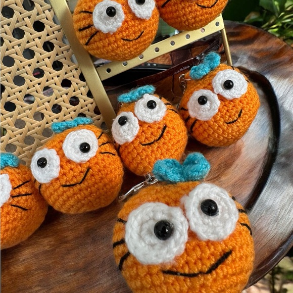 Crochet Smiling Face Keychains, Handmade Orange Happy Face Accessories - Picture 2 of 6